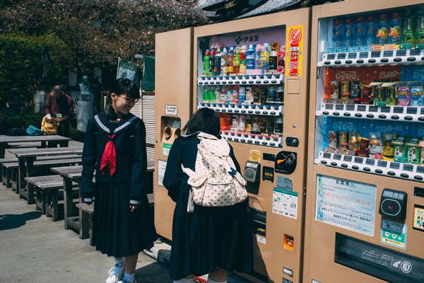 無人自動(dòng)售貨機(jī)賣什么最賺錢